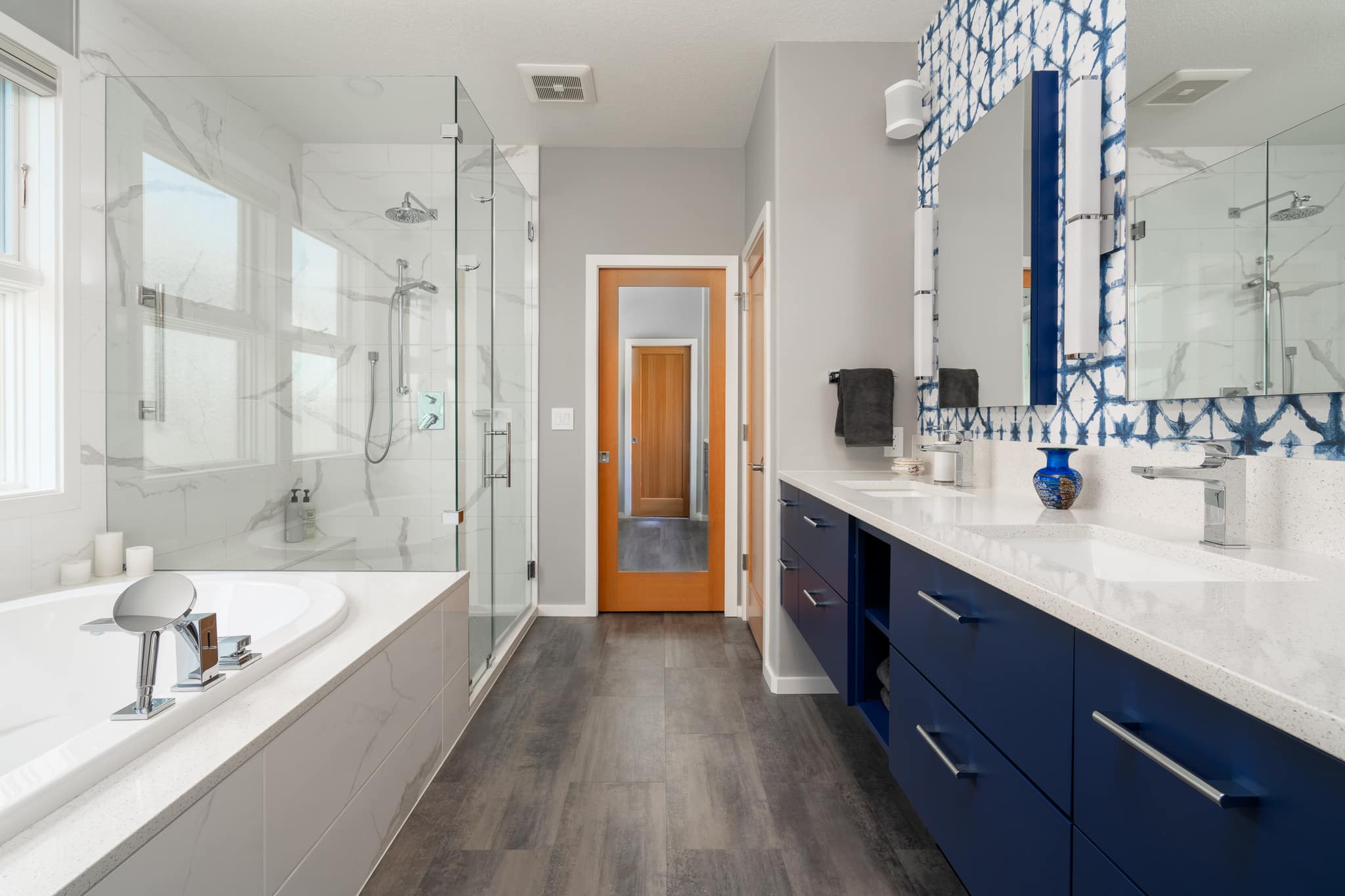 Contemporary bathroom remodel in Corvallis