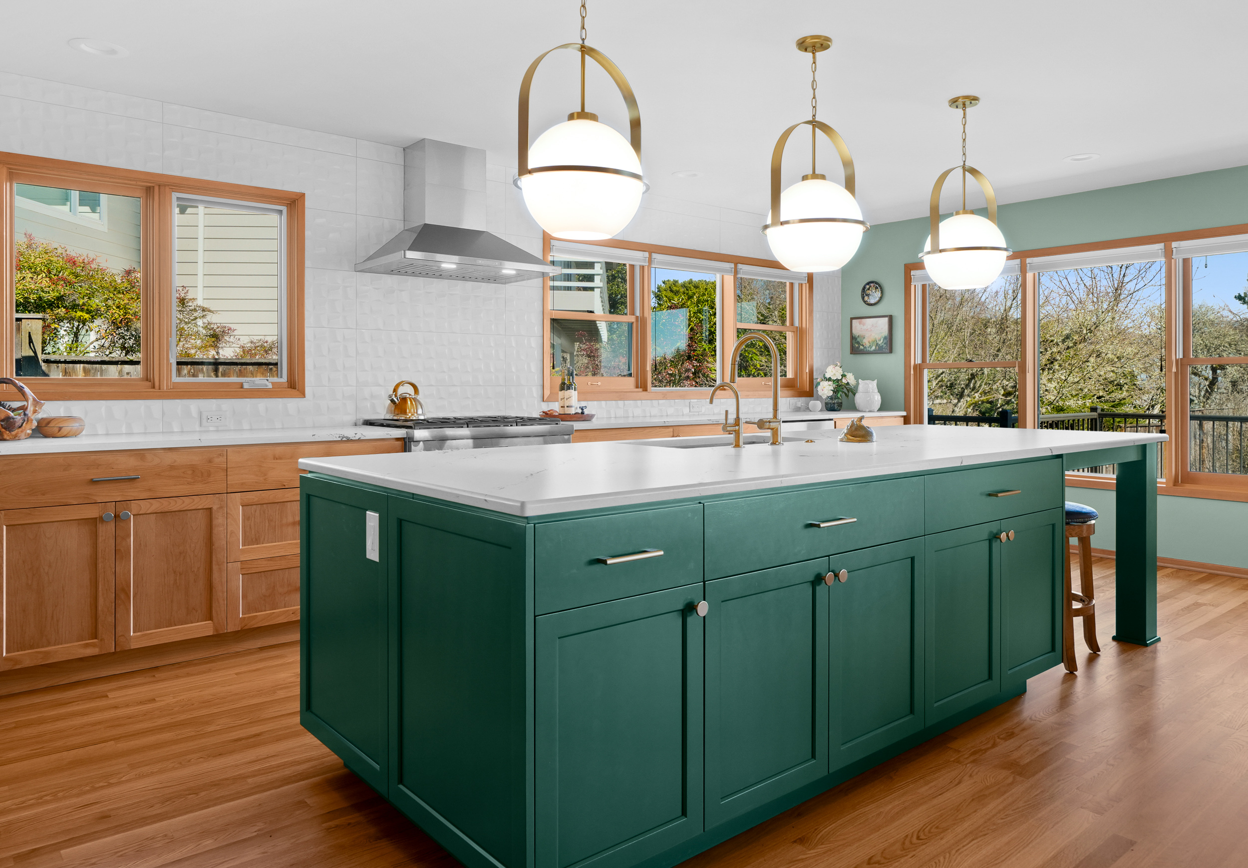 Modern luxury kitchen remodel in Corvallis, Oregon