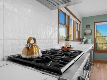 Modern luxury kitchen remodel in Corvallis, Oregon