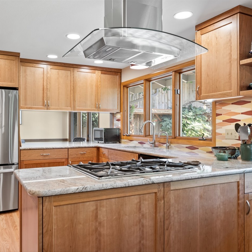 Artistic transitional kitchen remodel in Corvallis